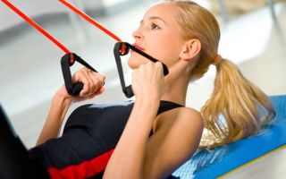Эффективные упражнения с резиновым спортивным жгутом для мужчин и женщин, техника упражнений