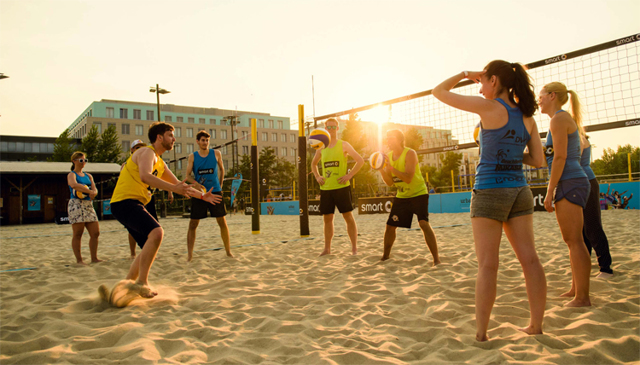 Правила игры в пляжный волейбол, чем отличается от обычного волейбола