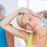 Зарядка для лечения шейного остеохондроза в домашних условиях: упражнения, правила и эффективность