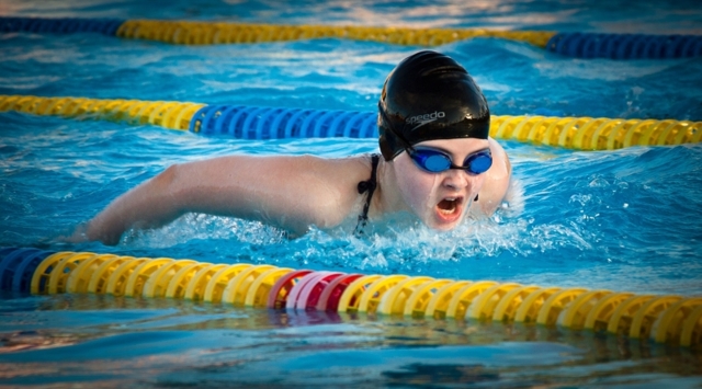 Нормативы по плаванию, таблица: юношеский, взрослый, мастер спорта и другие разрядные категории
