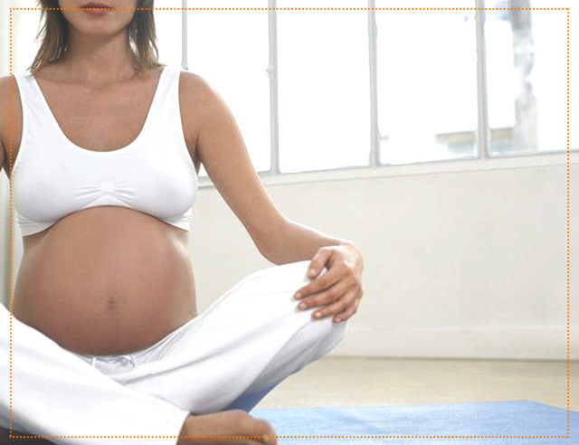 Йога для беременных во 2 триместре: польза, правила безопасных занятий, позы и противопоказания