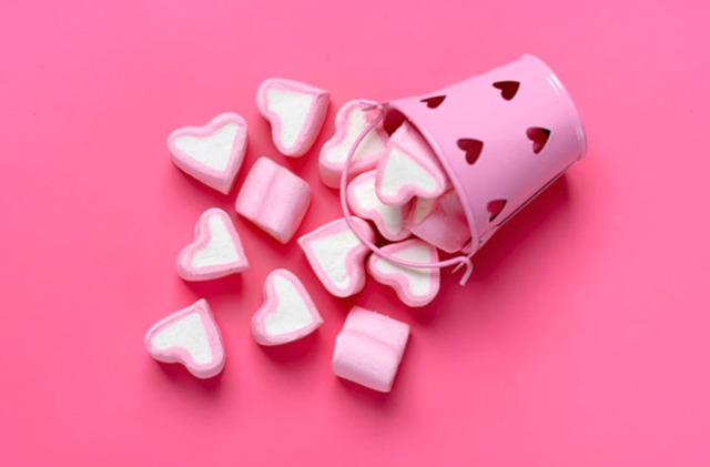 Пищевая ценность зефира: калорийность шоколадного, ванильного, бело-розового лакомства