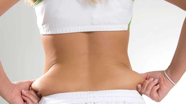 Как убрать жировые складки на спине: эффективные упражнения, правильное питание, советы