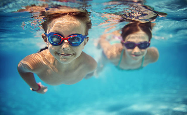 Польза и вред для здоровья от плавания в бассейне для мужчин, женщин и детей