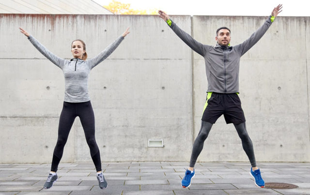 Джампинг Джек — как делать упражнение-прыжок в фитнесе, которое поможет правильно похудеть и укрепить организм