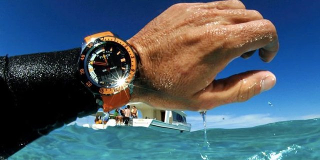 Самые хорошие часы для плавания в бассейне: популярные и качественные марки, их достоинства и недостатки
